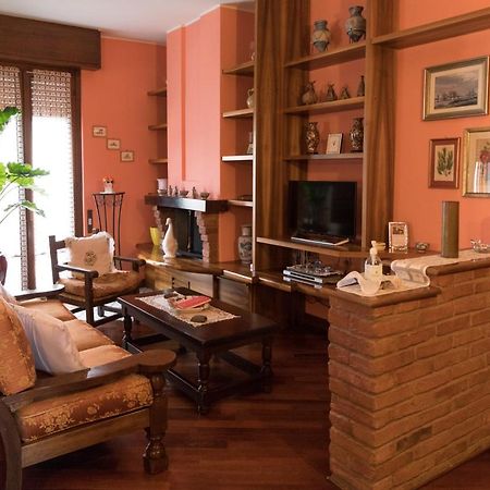 A Casa Di Anna, Elegant Flat In Cremona Apartman Kültér fotó
